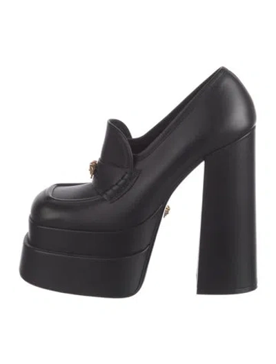 Pre-owned Versace Medusa Insignia Leather Pumps In Black
