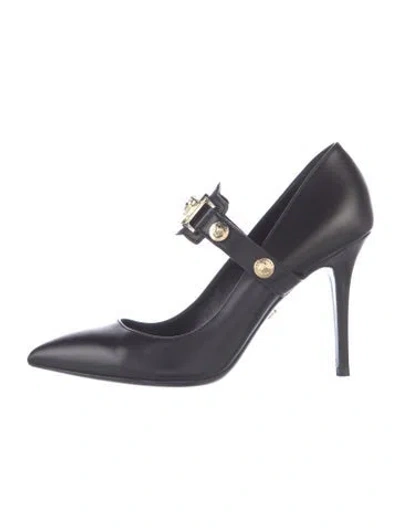 Pre-owned Versace Medusa Insignia Leather Pumps In Black
