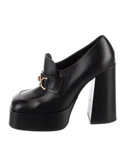 Pre-owned Versace Medusa Insignia Leather Pumps In Black