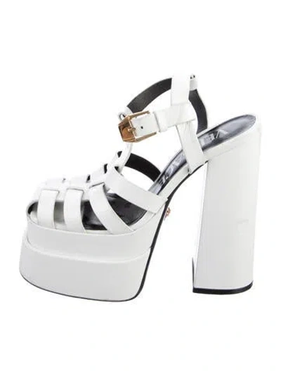 Pre-owned Versace Medusa Insignia Leather Pumps In White