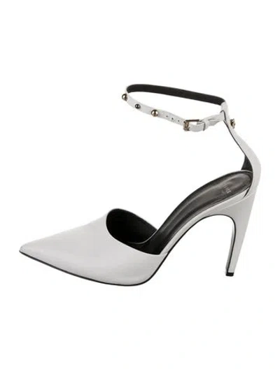 Pre-owned Versace Medusa Insignia Leather Pumps In White