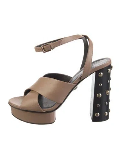Pre-owned Versace Medusa Insignia Leather Slingback Pumps In Neutral