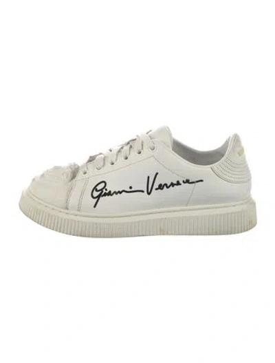 Pre-owned Versace Medusa Insignia Leather Sneakers In Neutral
