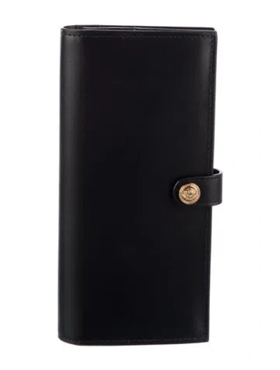 Pre-owned Versace Medusa Insignia Leather Wallet In Black