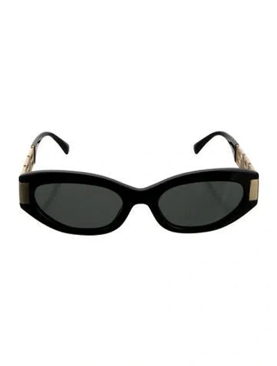 Pre-owned Versace Medusa Insignia Narrow Sunglasses In Black