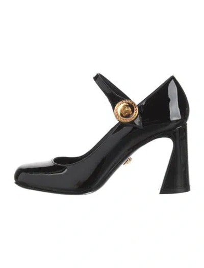 Pre-owned Versace Medusa Insignia Patent Leather Pumps In Black