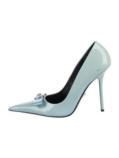 Pre-owned Versace Medusa Insignia Patent Leather Pumps In Blue