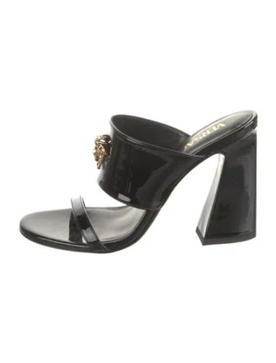 Pre-owned Versace Medusa Insignia Patent Leather Slides In Black