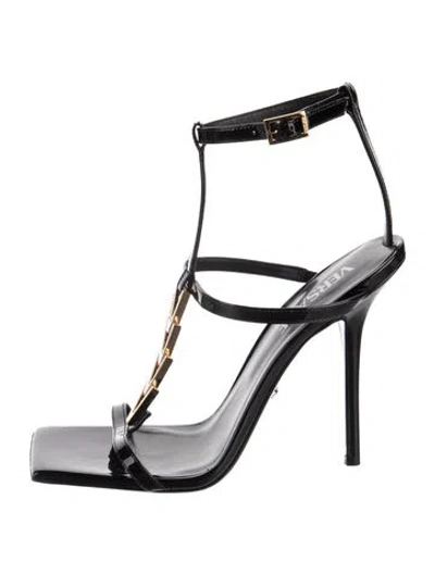 Pre-owned Versace Medusa Insignia Patent Leather T-strap Sandals In Black