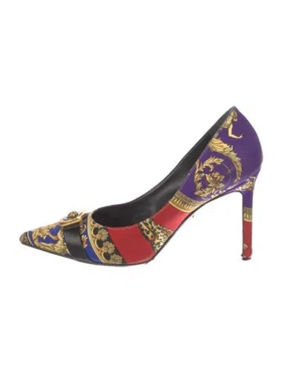 Pre-owned Versace Medusa Insignia Pumps In Red