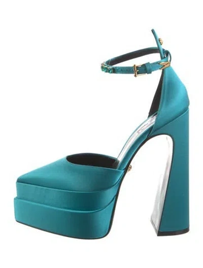 Pre-owned Versace Medusa Insignia Satin D'orsay Pumps In Blue