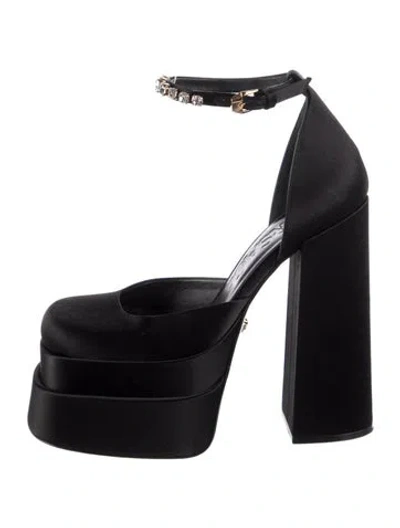 Pre-owned Versace Medusa Insignia Satin Pumps In Black