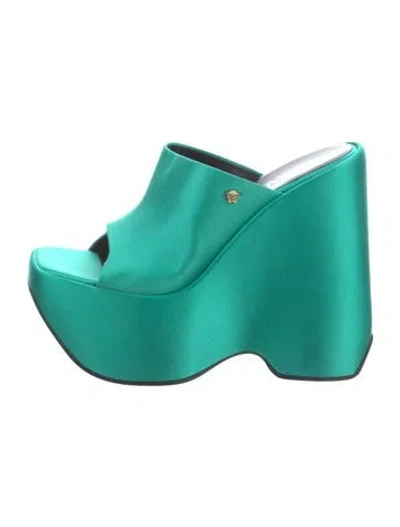 Pre-owned Versace Medusa Insignia Satin Slides In Green