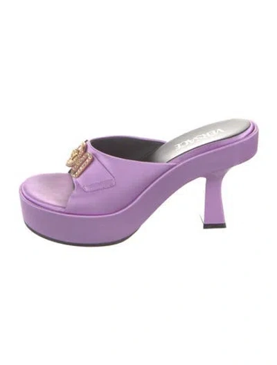 Pre-owned Versace Medusa Insignia Satin Slides In Pink