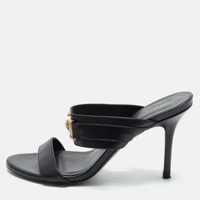 Pre-owned Versace Medusa Size 38 Black Leather Slide Sandals