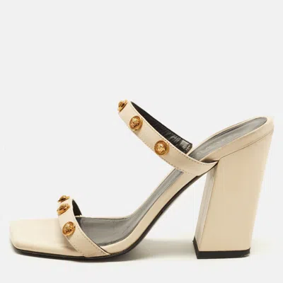 Pre-owned Versace Medusa Size 39 Cream Leather Studded Block Heel Slide Sandals
