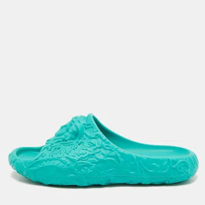 Pre-owned Versace Medusa Size 40 Blue Rubber Slide Sandals