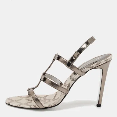 Pre-owned Versace Medusa Size 40 Gold Leather Ankle Strap Sandals