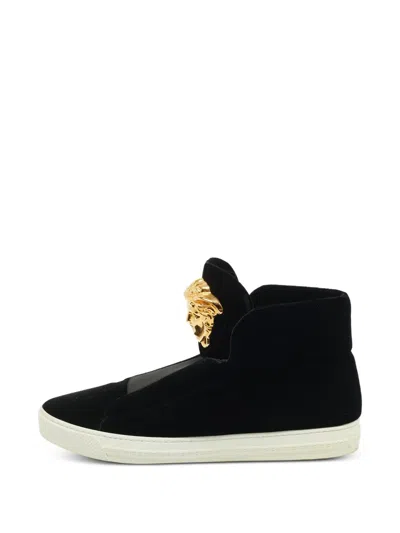 Pre-owned Versace Medusa-embellishment Sneakers In Black
