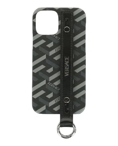 Pre-owned Versace Men's  Coated Canvas La Greca Iphone 12 Case In Black/grey