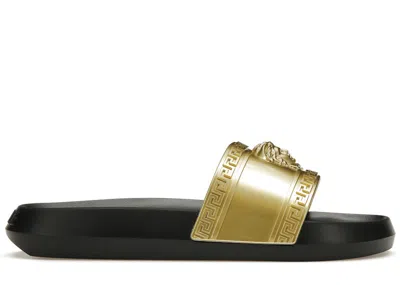 Pre-owned Versace Men's  Palazzo Medusa Pool Slide Sneakers In Black/gold