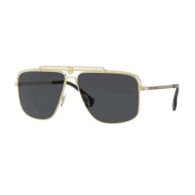 Versace Eyewear Medusa Focus Oversized Frame Sunglasses In Gold