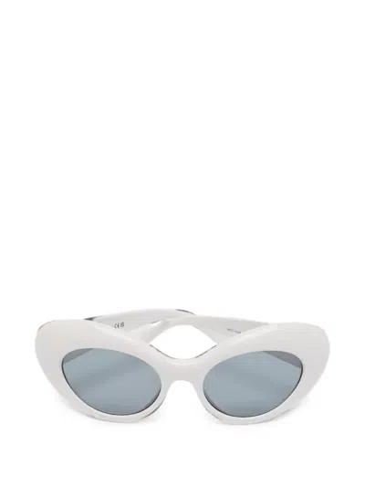 Pre-owned Versace Mod 4456u Cat-eye Sunglasses In White