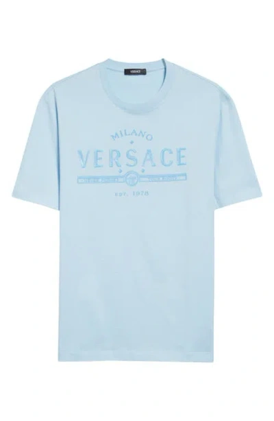 Versace Never Forget Cotton Graphic T-shirt In Pastel Blue Stampa