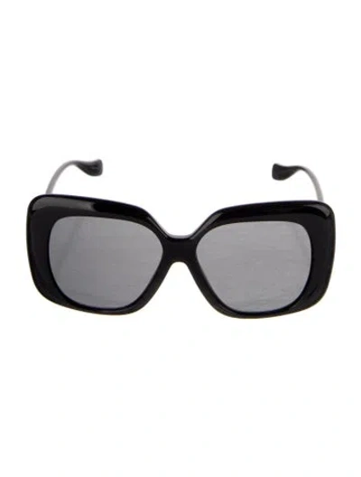 Pre-owned Versace Oversize Tinted Sunglasses In Black