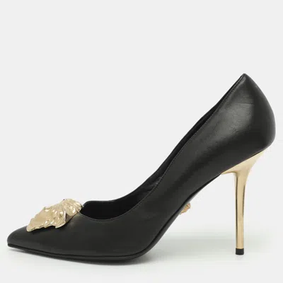 Pre-owned Versace Palazzo Medusa Size 39 Black Leather Pumps