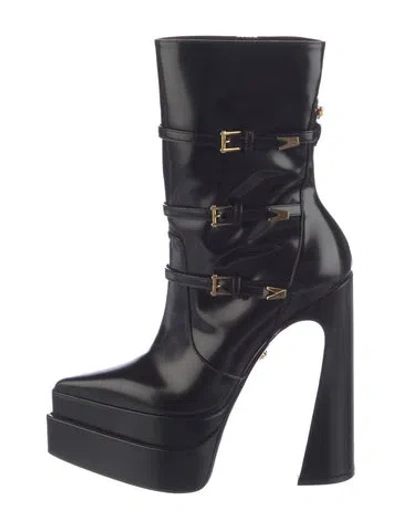 Pre-owned Versace Patent Leather Boots In Blue