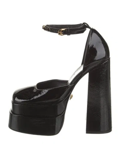 Pre-owned Versace Patent Leather Crystal Embellishments D'orsay Pumps In Black