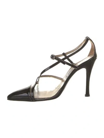 Pre-owned Versace Patent Leather Crystal Embellishments T-strap Pumps In Black