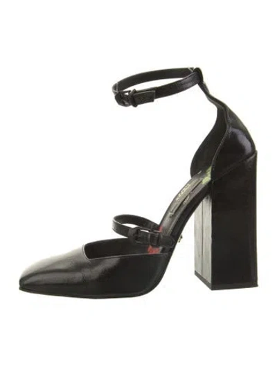 Pre-owned Versace Patent Leather D'orsay Pumps In Black