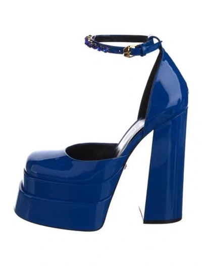 Pre-owned Versace Patent Leather D'orsay Pumps In Blue
