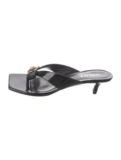 Pre-owned Versace Patent Leather Flip Flops In Black