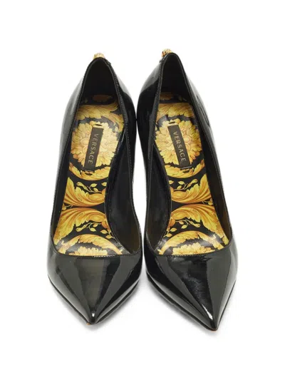 Pre-owned Versace Patent Leather Pointed Pumps In Black