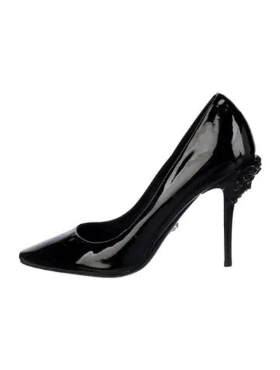 Pre-owned Versace Patent Leather Studded Accents Pumps In Black