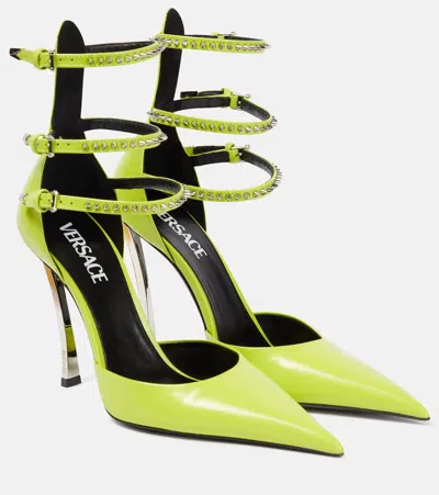 Versace Verzierte Pumps Pin-point Aus Leder In Acid Lime - Palladio