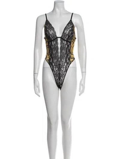 Pre-owned Versace Printed Mesh Accents Pajamas In White