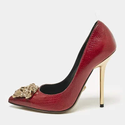 Pre-owned Versace Red Snakeskin Leather Medusa Pointed Toe Pumps Size 35.5