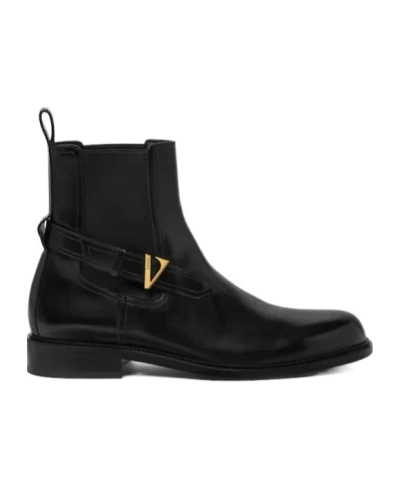 VERSACE VERSACE V-PLAQUE CHELSEA BOOTS