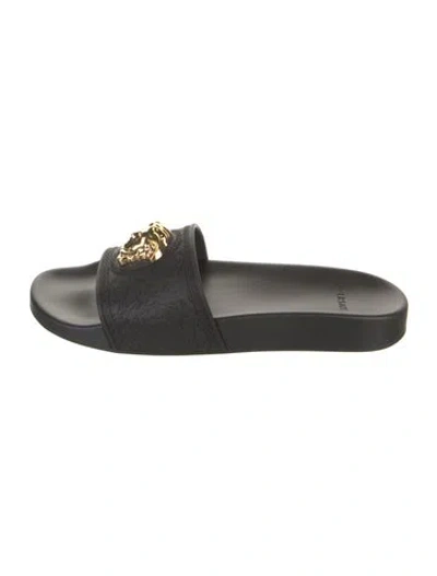 Pre-owned Versace Rubber Graphic Print Slides In Black