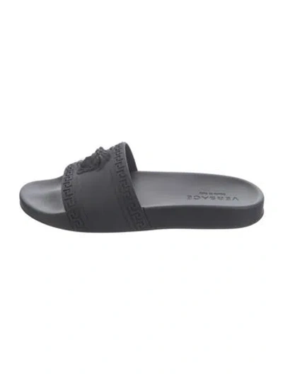 Pre-owned Versace Rubber Graphic Print Slides In Black