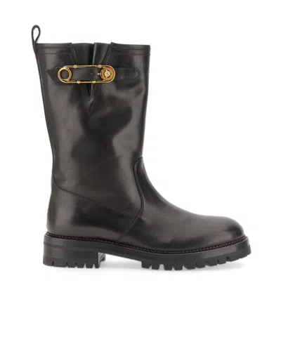 Versace Safety Pin Applique Rain Boots In Black