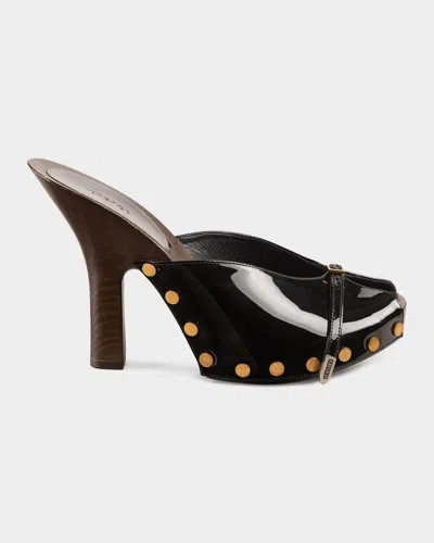 Versace Sassi 105mm Patent Leather Clogs In Black