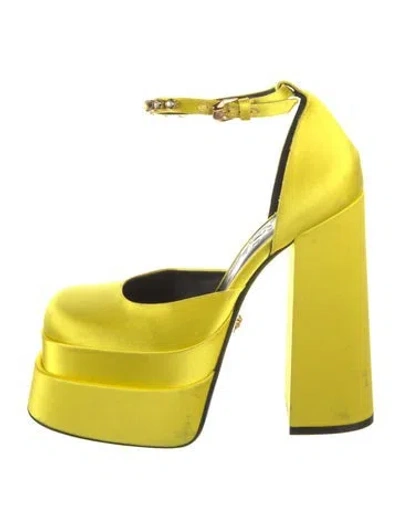 Pre-owned Versace Satin Crystal Embellishments D'orsay Pumps In Yellow