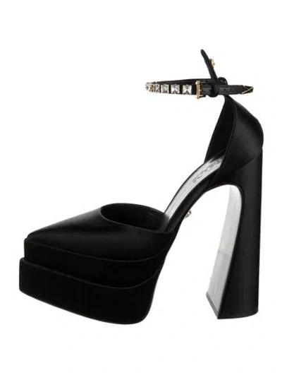 Pre-owned Versace Satin Crystal Embellishments Pumps In Black