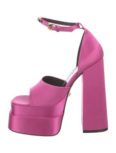 Pre-owned Versace Satin Crystal Embellishments Pumps In Pink