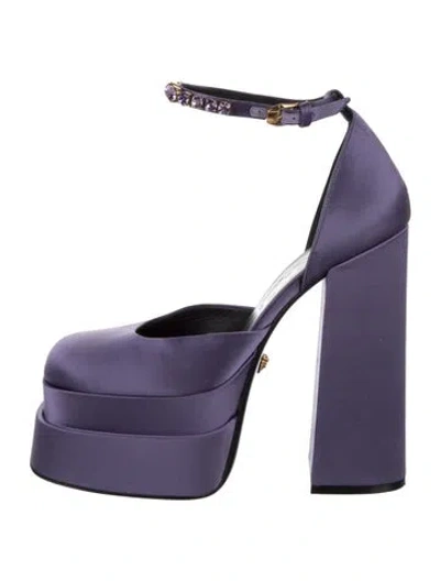 Pre-owned Versace Satin Crystal Embellishments Pumps In Purple